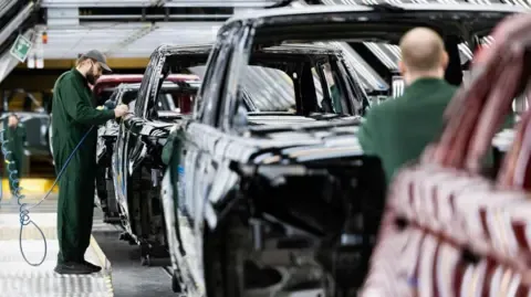 JLR Supply Chain Staff Reportedly Told to Register for Universal Credit, Labor Group States