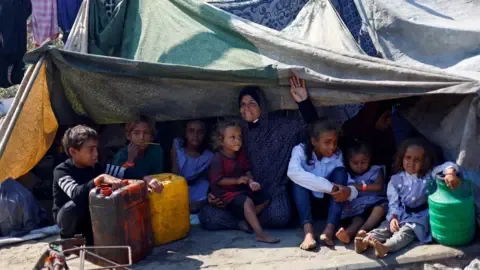 Dire Situation within Gaza City as Military Tanks Push Forward
